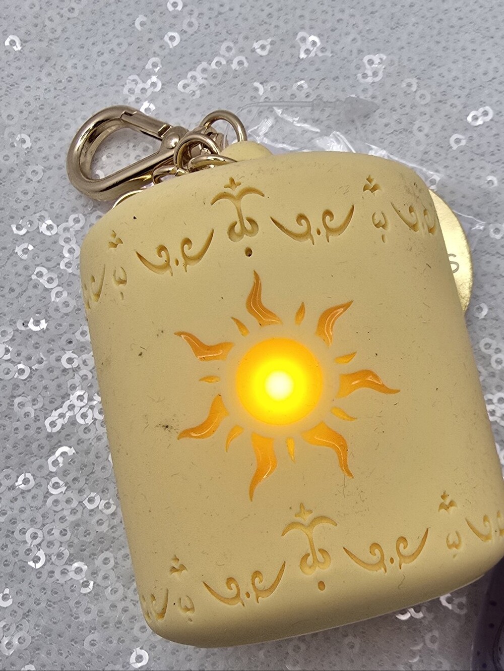 Disney Princess Rapunzel Sun Zip Coin Purse & Light-up Lantern Pocketbac Holder - Picture 10 of 10